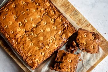 Gooey Peanut Butter Brownies Recipe