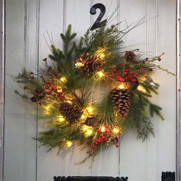 Pre lit christmas wreath