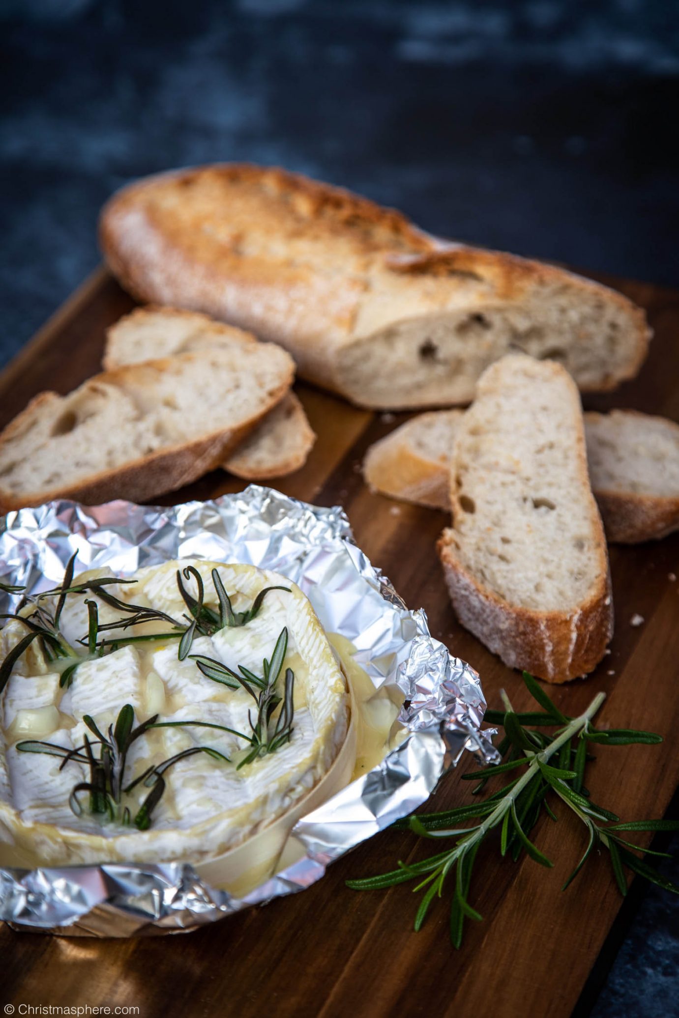 How To Make Baked Camembert Deliciously gooey melted cheese appetiser